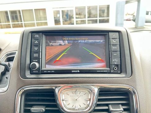 Used 2012 Chrysler Town & Country Limited FWD image 55