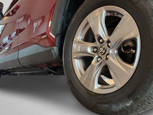 Used 2023 Toyota RAV4 LE AWD/4WD image 32