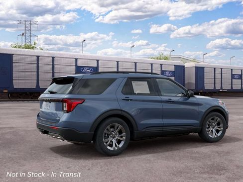 Used 2027 Ford Explorer Active AWD/4WD image 9