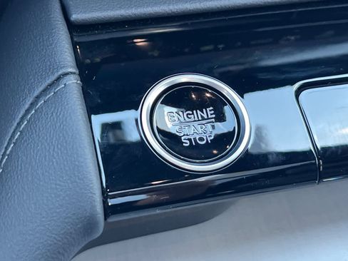 New 2026 Lincoln Navigator L Reserve AWD/4WD image 25