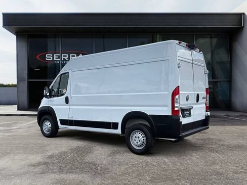 Used 2025 RAM ProMaster 2500 w/ Convenience Group FWD image 3