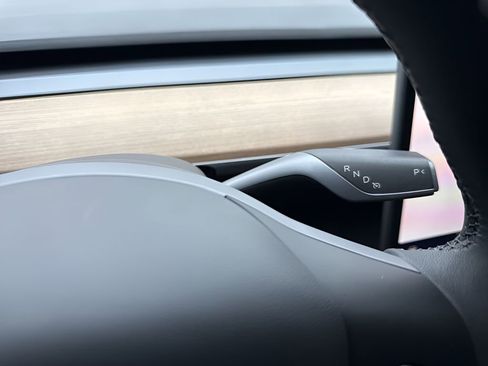 Used 2024 Tesla Model Y Long Range image 18