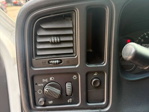 Used 2003 Chevrolet Silverado 1500 W/T RWD image 18