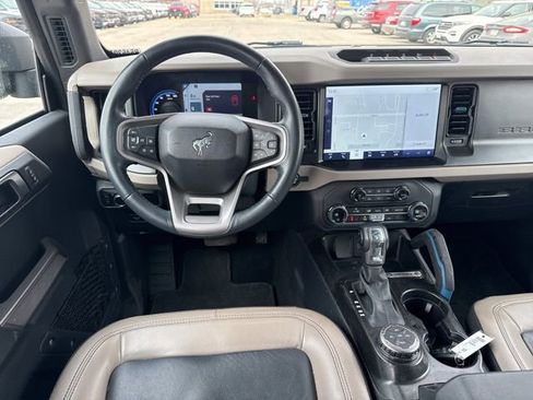 Used 2023 Ford Bronco Wildtrak image 14