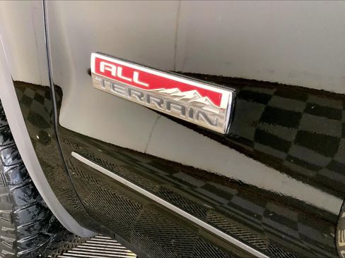 Used 2018 GMC Sierra 1500 SLT AWD/4WD image 36