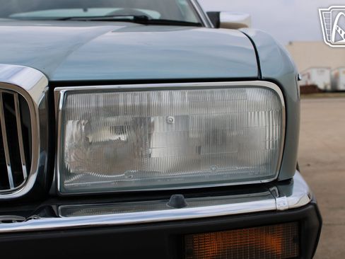 Used 1990 Jaguar XJ Vanden Plas RWD image 39