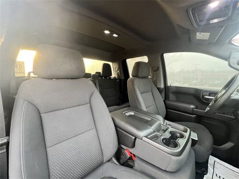 Used 2020 Chevrolet Silverado 1500 Custom w/ Custom Value Package image 10