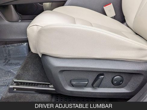 Certified 2025 Nissan Rogue SL w/ Tech Package FWD image 15
