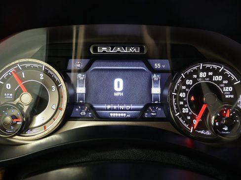 Used 2019 RAM 3500 Limited image 11