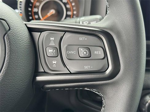 New 2025 Jeep Gladiator Sport image 9