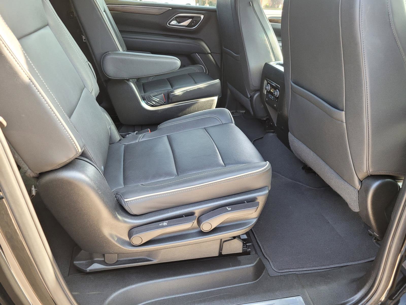 Used 2022 Chevrolet Suburban Premier AWD/4WD image 12