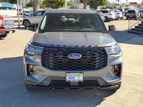 New 2026 Ford Explorer ST-Line w/ ST-Line Street Pack image 8