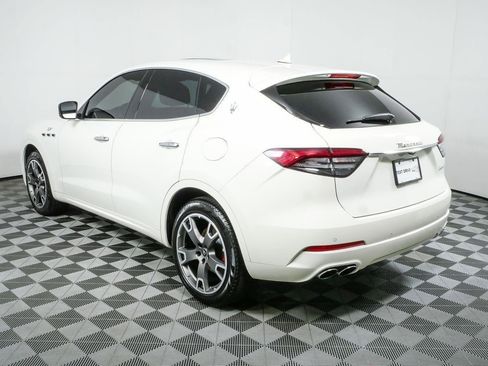 Used 2023 Maserati Levante GT AWD/4WD image 31