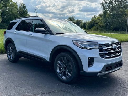 New 2026 Ford Explorer Active w/ Active Comfort Package AWD/4WD image 6