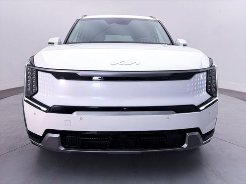 Used 2024 Kia EV9 Land AWD/4WD image 13