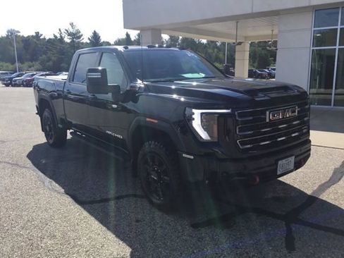 Used 2025 GMC Sierra 3500 AT4 w/ AT4 Premium Plus Package AWD/4WD image 2