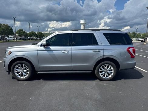 Used 2021 Ford Expedition XLT RWD image 3