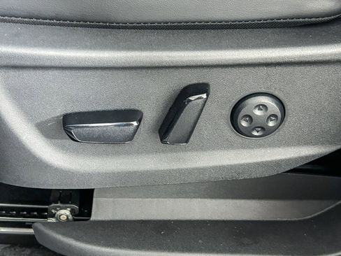 Certified 2025 Nissan Ariya AWD image 22