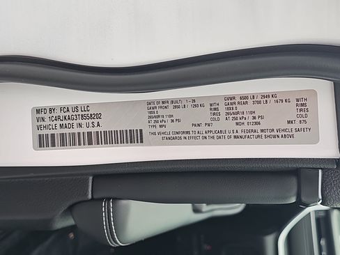 New 2026 Jeep Grand Cherokee L Laredo image 35