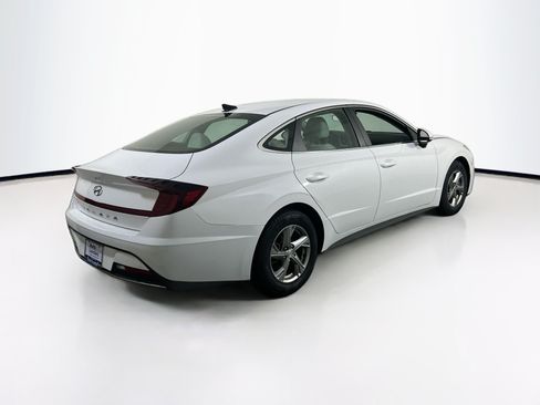 Used 2023 Hyundai Sonata SE FWD image 5