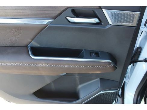 New 2026 GMC Acadia Denali Ultimate w/ LPO, Floor Liner Package AWD/4WD image 25