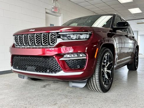 Certified 2025 Jeep Grand Cherokee Summit image 25