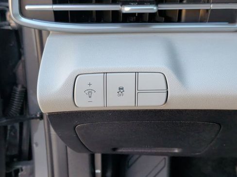 Used 2024 Hyundai Elantra Limited image 24