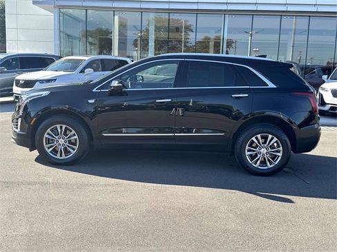 Certified 2022 Cadillac XT5 Premium Luxury w/ LPO, Floor Liner Package image 38