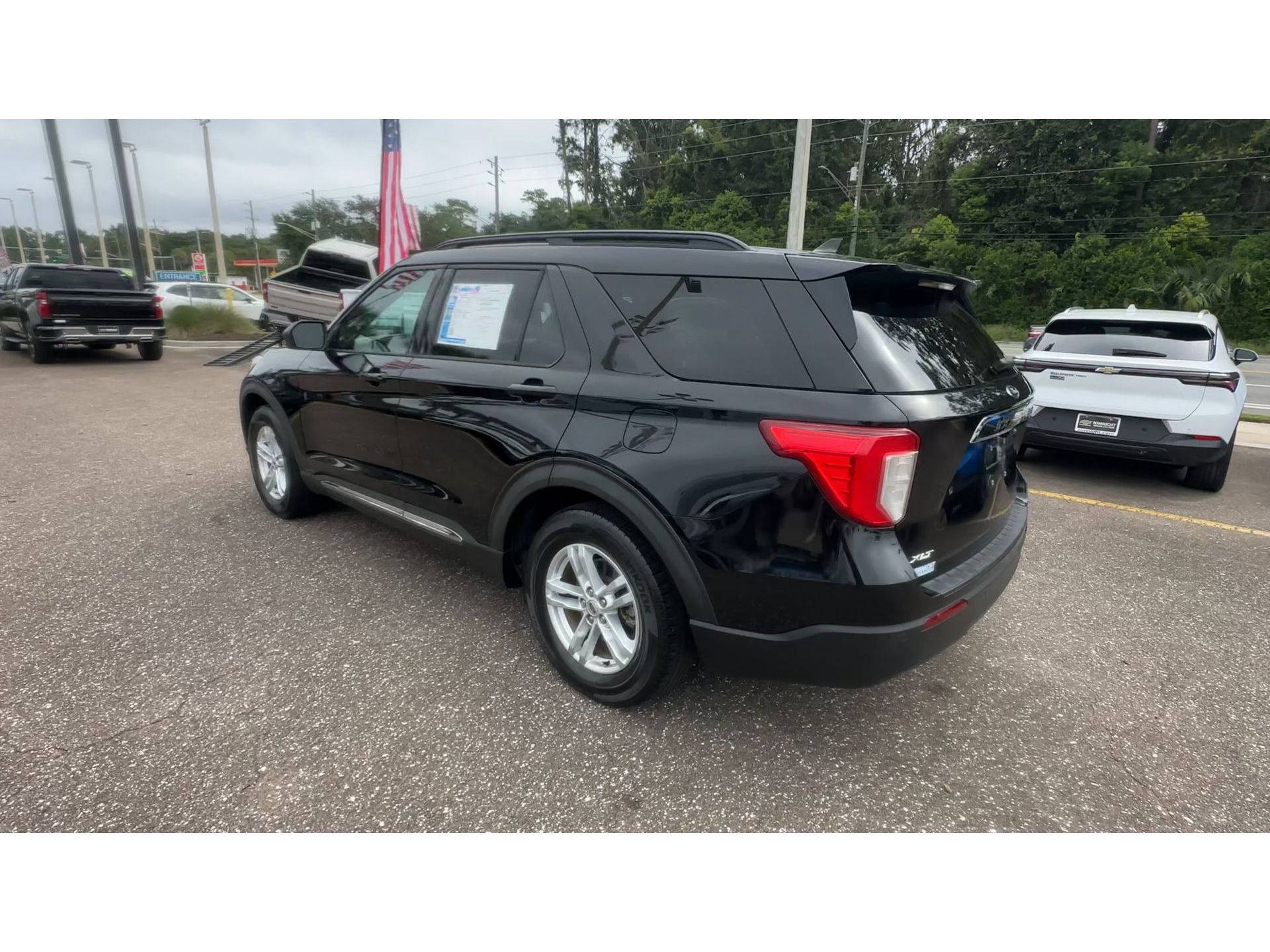 Used 2021 Ford Explorer XLT RWD image 4