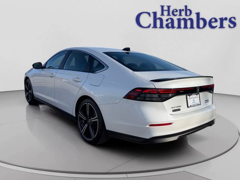 Used 2024 Honda Accord Sport image 3