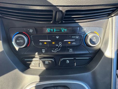 Used 2017 Ford C-MAX SE image 45