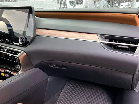 Used 2025 Lexus RX 350 Premium image 18