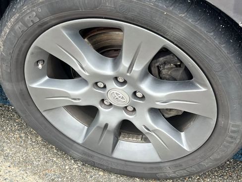 Used 2015 Toyota Sienna SE image 12