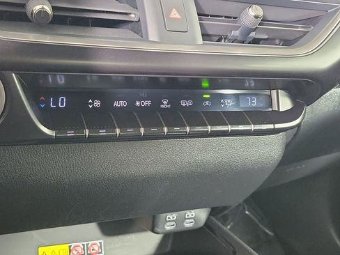 Used 2024 Lexus UX 250h F Sport FWD image 17