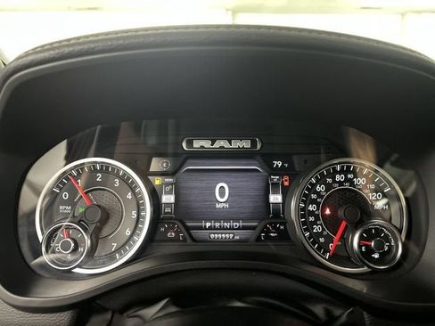 Used 2024 RAM 1500 Laramie AWD/4WD image 12