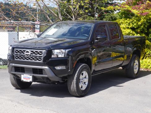 Certified 2023 Nissan Frontier SV w/ Technology Package AWD/4WD image 2