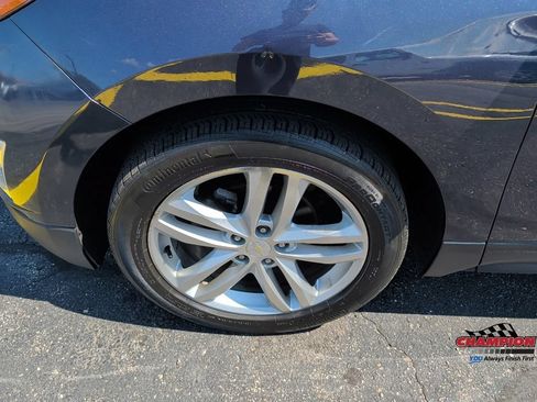 Used 2019 Chevrolet Equinox Premier FWD image 12