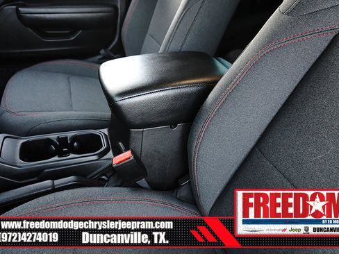 Used 2024 Jeep Wrangler Rubicon AWD/4WD image 32