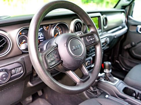 Used 2022 Jeep Gladiator Sport AWD/4WD image 10