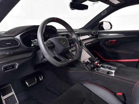 Used 2024 Lamborghini Urus Performante AWD/4WD image 20