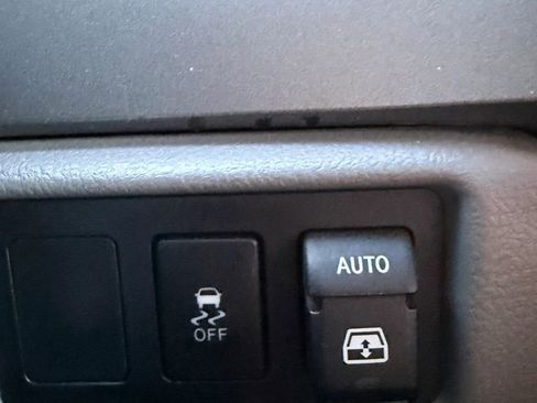 Used 2015 Toyota Sequoia SR5 w/ Premium Package RWD image 31