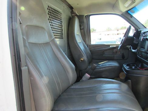 Used 2013 Chevrolet Express 2500 RWD image 14