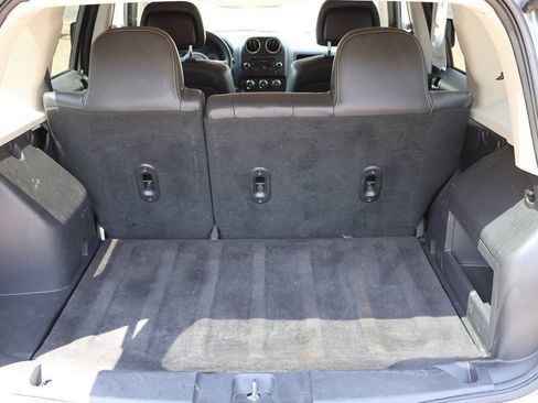 Used 2016 Jeep Patriot High Altitude FWD image 11