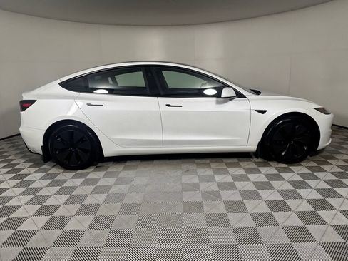Used 2024 Tesla Model 3 Standard Range RWD image 8