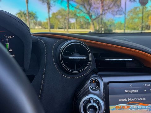 Used 2022 McLaren 720S Spider image 18