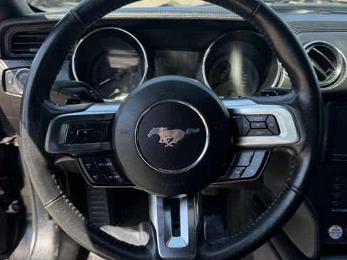 Used 2016 Ford Mustang Coupe RWD image 16