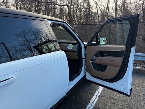 New 2026 Land Rover Range Rover Long Wheelbase SE image 14