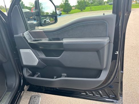 New 2026 Ford F250 Platinum w/ FX4 Off-Road Package AWD/4WD image 10