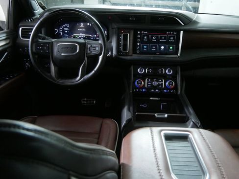 Used 2023 GMC Yukon XL Denali Ultimate AWD/4WD image 24