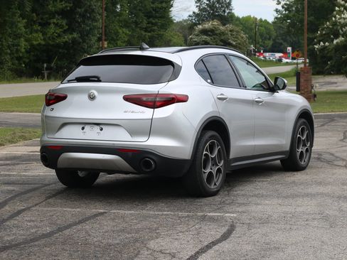 Used 2018 Alfa Romeo Stelvio Sport w/ Quick Order Package 22J Sport AWD/4WD image 5